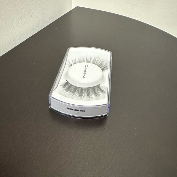 NEW MAC EYE LASHES IN 89 MEGA STAR LASH - Picture 3 of 10